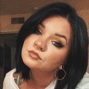 Meet your Posher, Michaela